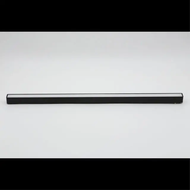 Светильник для трека Aployt APL.0101.00.20 MAGNETIC TRACK 48 — черный, ракурс 2