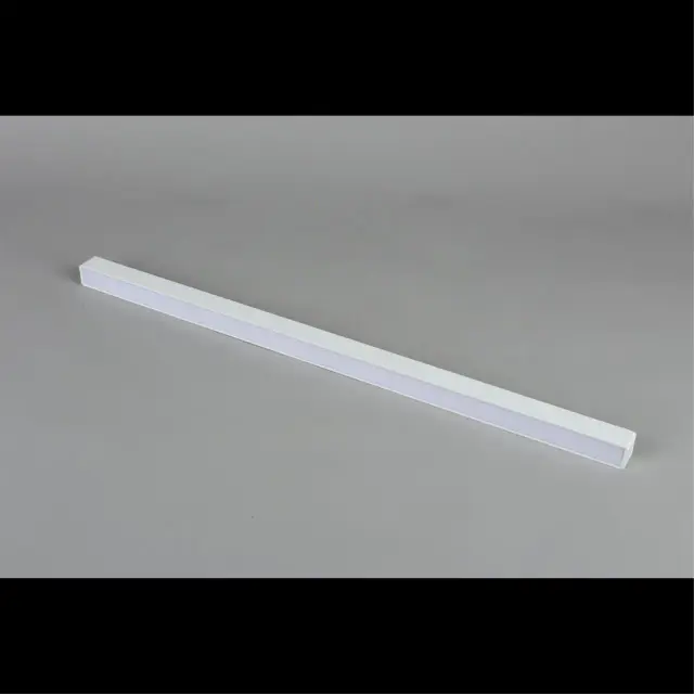 Светильник для трека Aployt APL.0101.10.20 MAGNETIC TRACK 48 — белый, ракурс 4