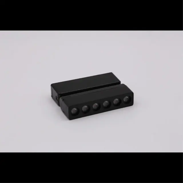 Светильник для трека Aployt APL.0102.00.06 MAGNETIC TRACK 48 — черный, ракурс 2