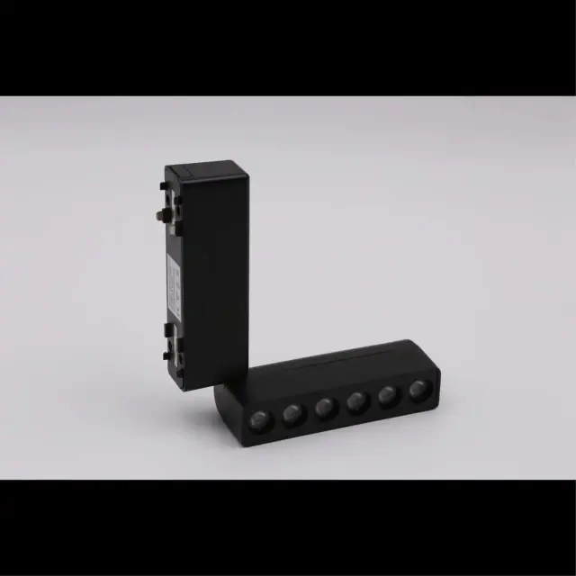 Светильник для трека Aployt APL.0102.00.06 MAGNETIC TRACK 48 — черный, ракурс 6