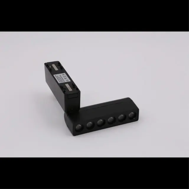 Светильник для трека Aployt APL.0102.00.06 MAGNETIC TRACK 48 — черный, ракурс 8