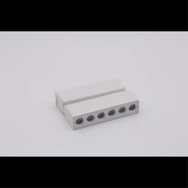 Светильник для трека Aployt APL.0102.10.06 MAGNETIC TRACK 48 — белый, ракурс 2