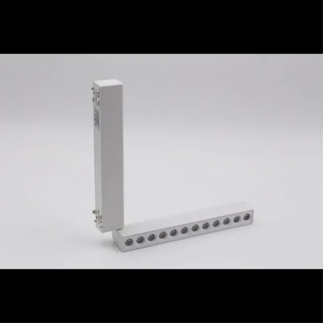 Светильник для трека Aployt APL.0102.10.12 MAGNETIC TRACK 48 — белый, ракурс 6
