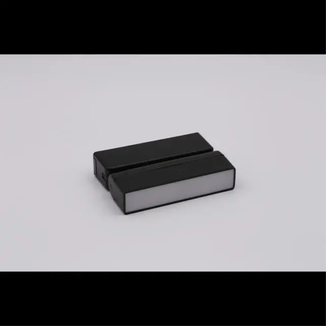 Светильник для трека Aployt APL.0103.00.05 MAGNETIC TRACK 48 — черный, ракурс 2
