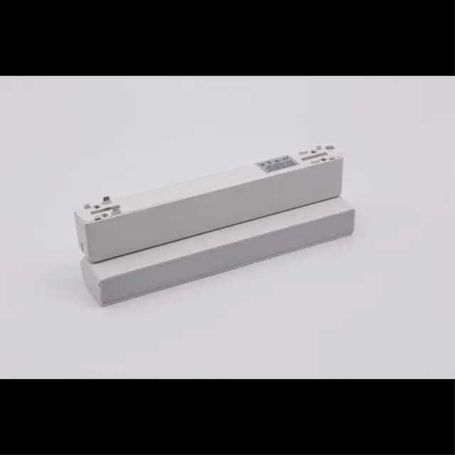 Светильник для трека Aployt APL.0103.10.10 MAGNETIC TRACK 48 — белый, ракурс 4