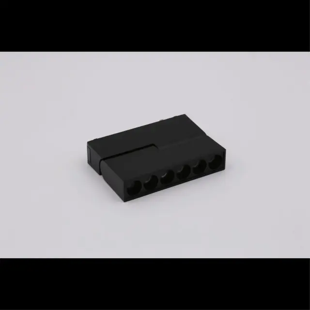 Светильник для трека Aployt APL.0104.00.10 MAGNETIC TRACK 48 — черный, ракурс 2
