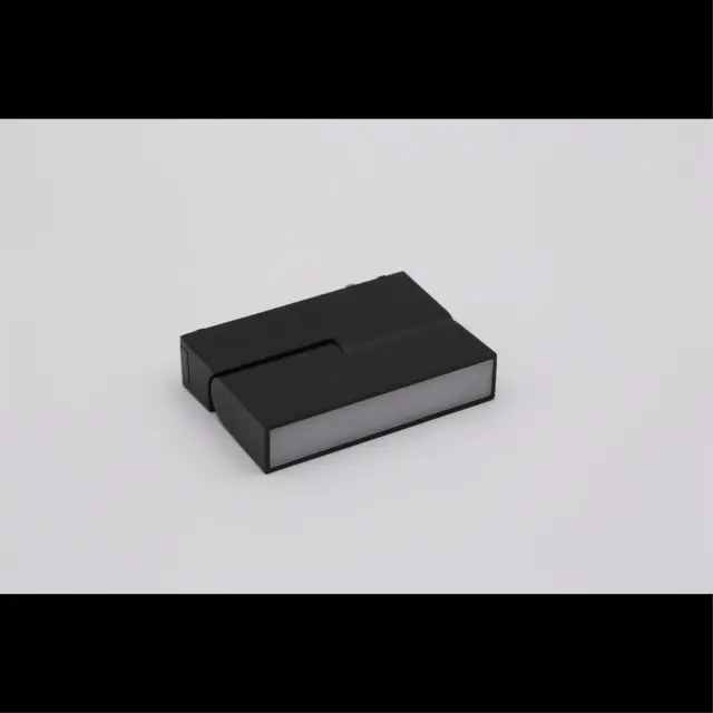 Светильник для трека Aployt APL.0105.00.10 MAGNETIC TRACK 48 — черный, ракурс 2