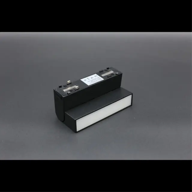 Светильник для трека Aployt APL.0105.00.10 MAGNETIC TRACK 48 — черный, ракурс 5