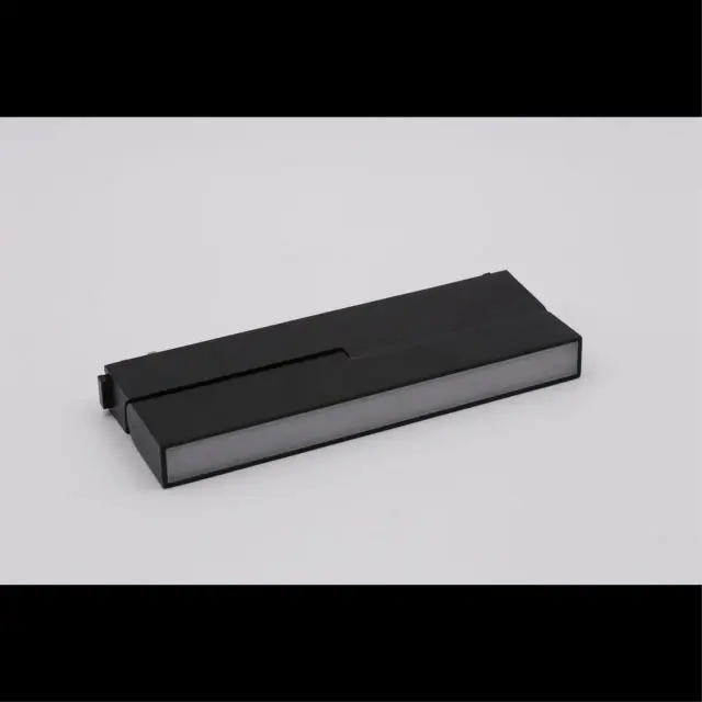 Светильник для трека Aployt APL.0105.00.20 MAGNETIC TRACK 48 — черный, ракурс 2