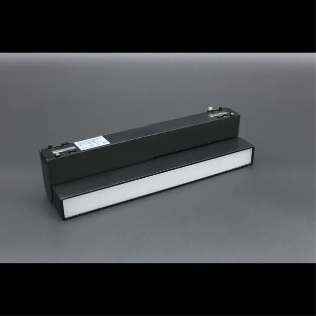 Светильник для трека Aployt APL.0105.00.20 MAGNETIC TRACK 48 — черный, ракурс 6