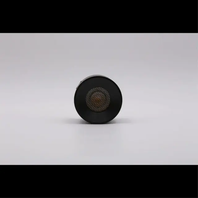 Светильник для трека Aployt APL.0106.00.06 MAGNETIC TRACK 48 — черный, ракурс 3