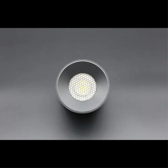 Светильник для трека Aployt APL.0106.00.06 MAGNETIC TRACK 48 — черный, ракурс 6