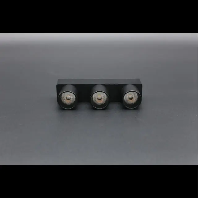 Светильник для трека Aployt APL.0110.00.06 MAGNETIC TRACK 48 — черный, ракурс 6