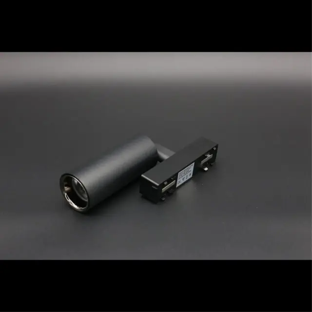 Светильник для трека Aployt APL.0115.00.18 MAGNETIC TRACK 48 — черный, ракурс 10