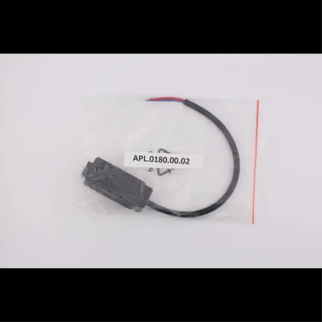 Ввод питания Aployt APL.0180.00.02 MAGNETIC TRACK 48 — черный, ракурс 10