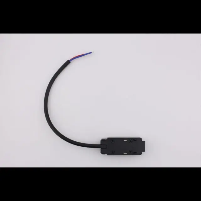Ввод питания Aployt APL.0180.00.02 MAGNETIC TRACK 48 — черный, ракурс 2