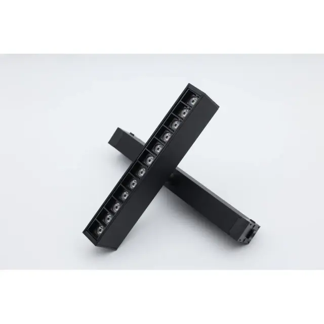 Светильник для трека Aployt APL.0202.00.09 MAGNETIC TRACK 220 — черный, ракурс 2