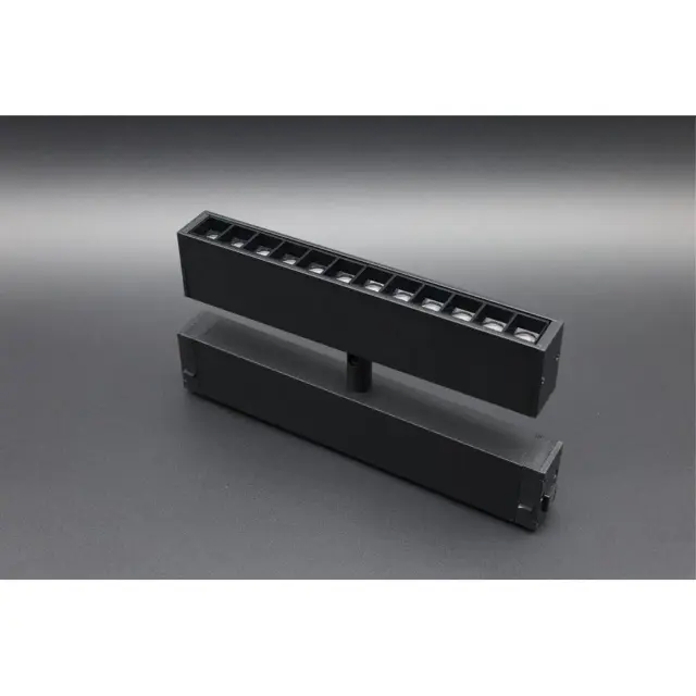 Светильник для трека Aployt APL.0202.00.09 MAGNETIC TRACK 220 — черный, ракурс 5