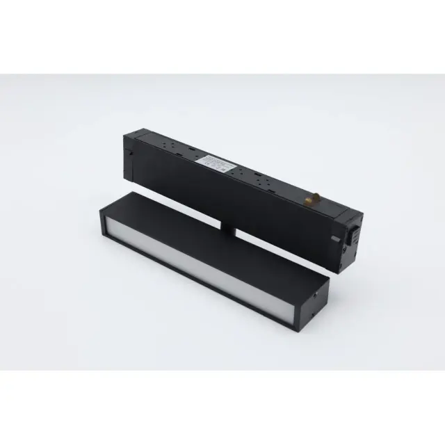 Светильник для трека Aployt APL.0203.00.09 MAGNETIC TRACK 220 — черный, ракурс 4