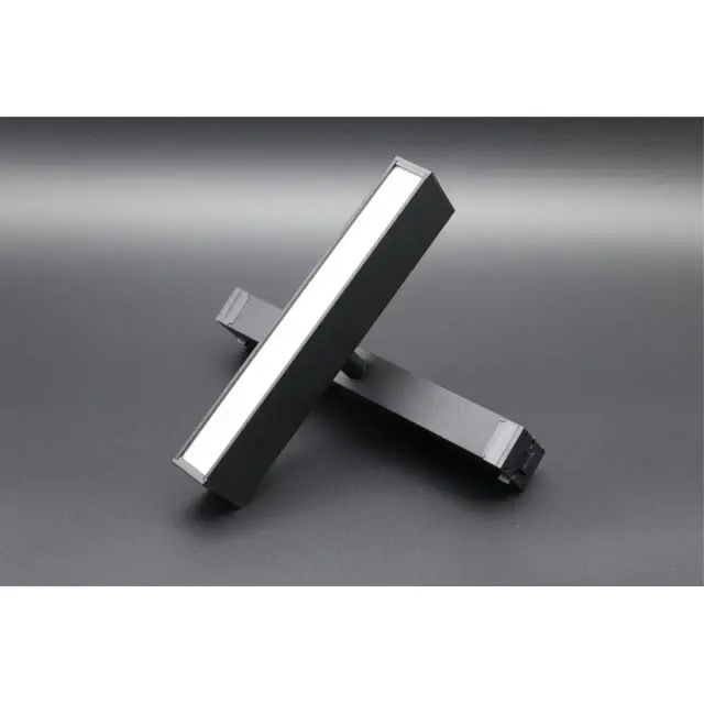 Светильник для трека Aployt APL.0203.00.09 MAGNETIC TRACK 220 — черный, ракурс 7