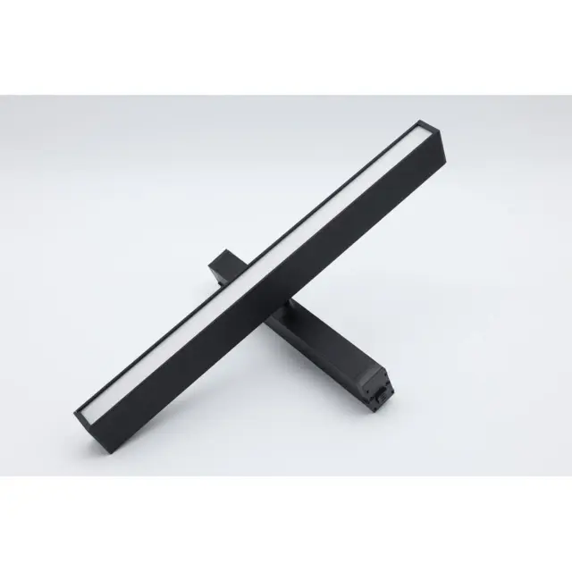Светильник для трека Aployt APL.0203.00.18 MAGNETIC TRACK 220 — черный, ракурс 2