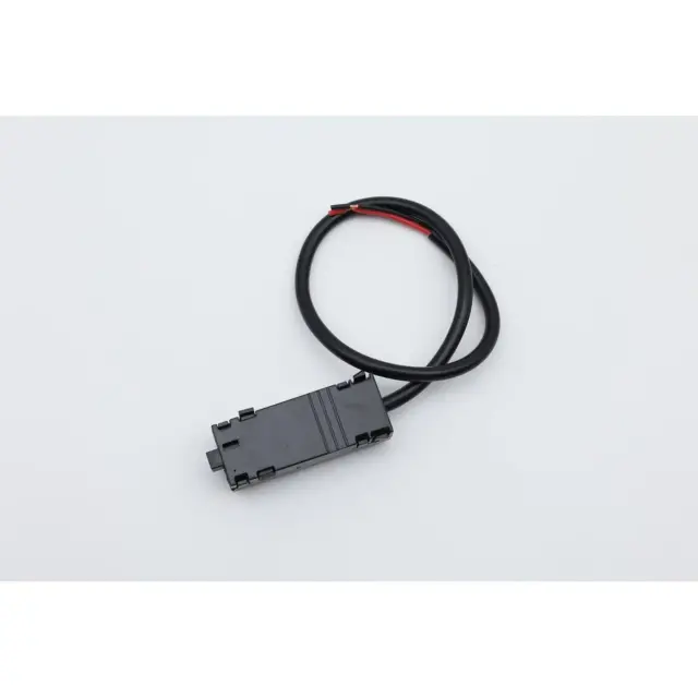 Ввод питания Aployt APL.0280.00.03 MAGNETIC TRACK 220 — черный, ракурс 2