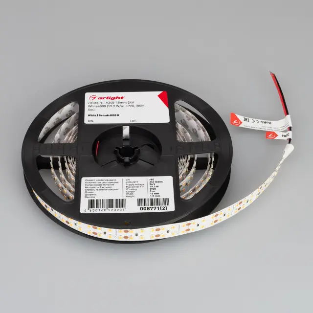 Светодиодная лента RT-A240-15mm 24V White6000 (19.2 W/m, IP20, 2835, 5m), ракурс 3