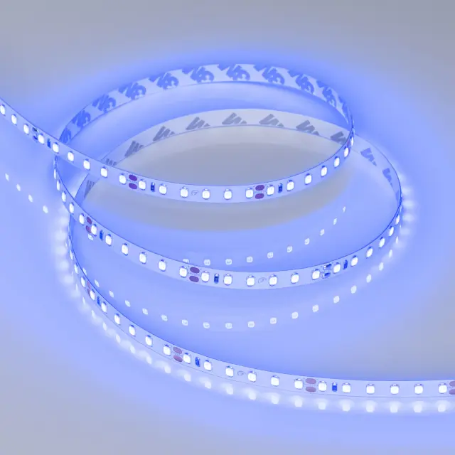 Светодиодная лента RT-A120-8mm 24V Blue (9.6 W/m, IP20, 2835, 5m), ракурс 2