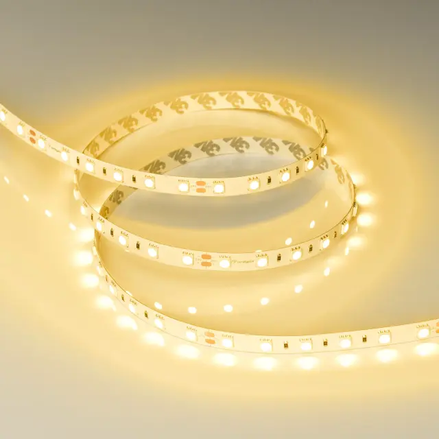 Светодиодная лента RT-B60-10mm 24V Yellow (14.4 W/m, IP20, 5060, 5m), ракурс 2