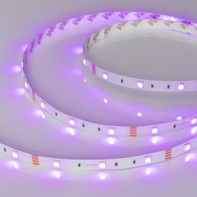 Светодиодная лента RT-B30-10mm 12V RGB (7.2 W/m, IP20, 5060, 5m), ракурс 3