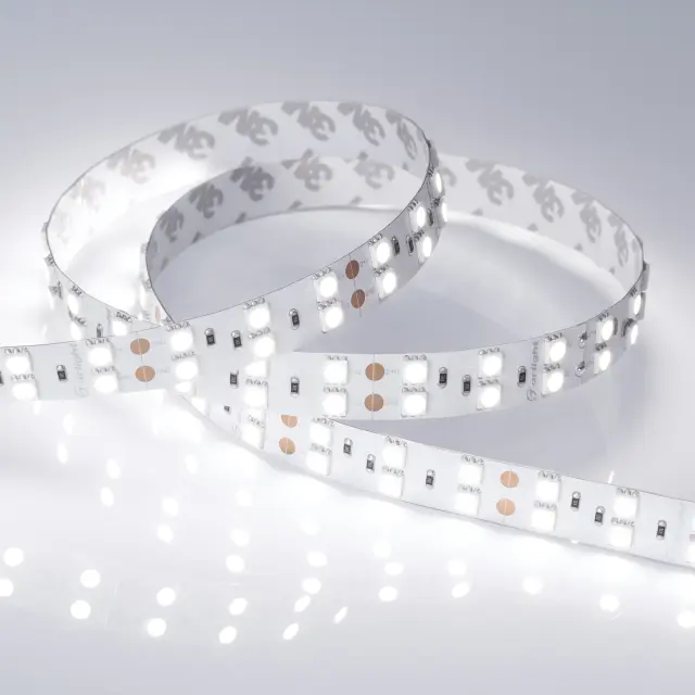 Светодиодная лента RT 2-5000 24V White6000 2x2 (5060, 600 LED, LUX), ракурс 4