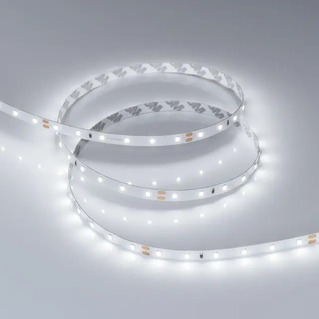 Светодиодная лента RT-A60-8mm 24V White6000 (4.8 W/m, IP20, 2835, 5m), ракурс 2