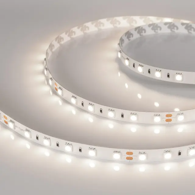Светодиодная лента RT-B60-10mm 24V Day4000 (14.4 W/m, IP20, 5m), ракурс 4