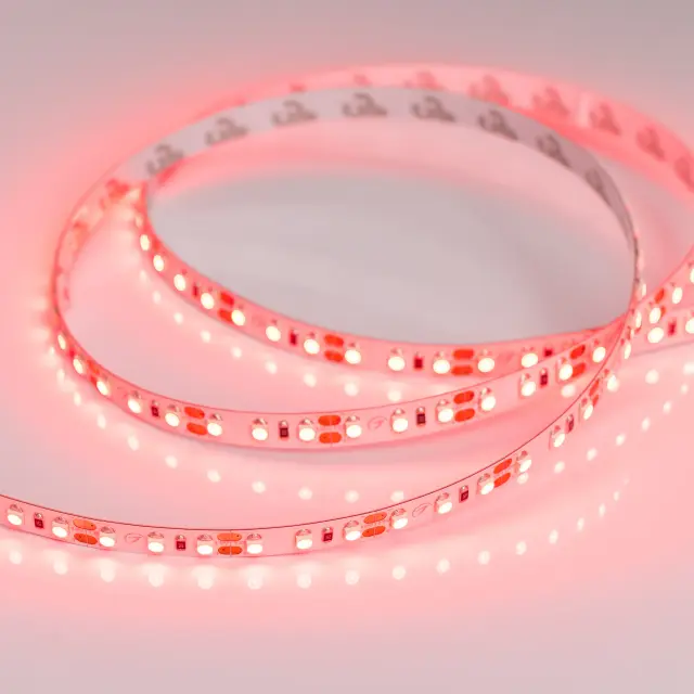 Светодиодная лента RT-A120-8mm 12V Red (9.6 W/m, IP20, 2835, 5m), ракурс 2
