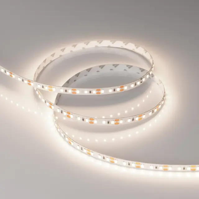 Светодиодная лента RT-A120-8mm 12V Day4000 (9.6 W/m, IP20, 2835, 5m), ракурс 3