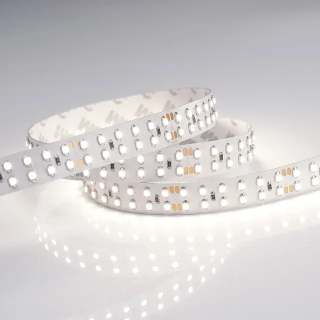 Светодиодная лента RT 2-5000 24V Day4000 2x2 (3528, 1200 LED, LUX), ракурс 2