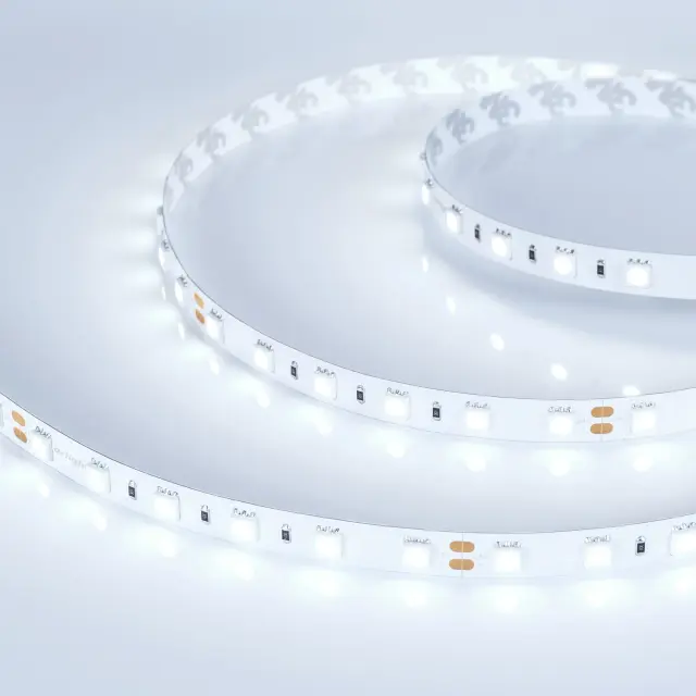Светодиодная лента RT 2-5000 24V Cool 8K 2x (5060, 300 LED, LUX), ракурс 3