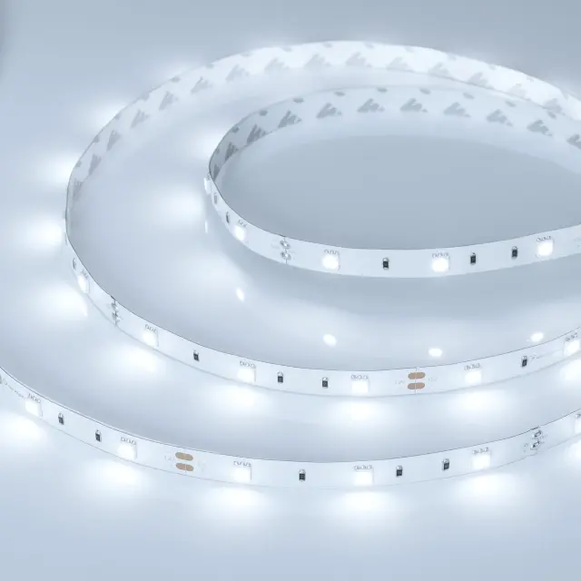Светодиодная лента RT 2-5000 12V Cool 8K (5060, 150 LED, LUX)