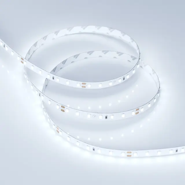 Светодиодная лента RT 2-5000 24V Cool 8K 1.6x (2835, 490 LED, PRO), ракурс 3