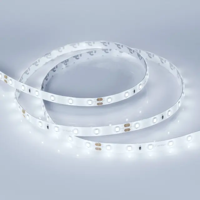 Светодиодная лента герметичная RTW-SE-A60-8mm 24V Cool 10K (7.2 W/m, IP65, 2835, 5m), ракурс 3