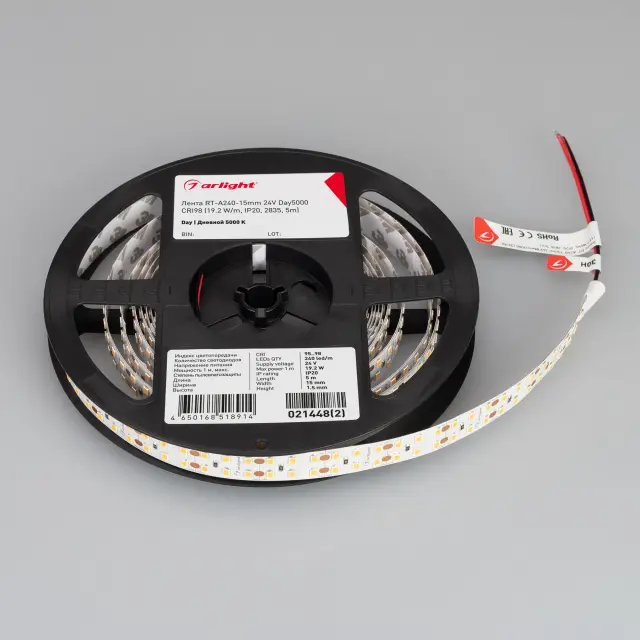 Светодиодная лента RT-A240-15mm 24V Day5000 CRI98 (19.2 W/m, IP20, 2835, 5m), ракурс 2
