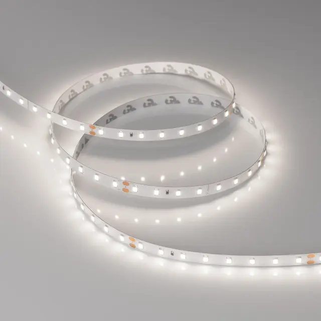 Светодиодная лента RT-A80-8mm 24V Day5000 (6 W/m, IP20, 2835, 5m), ракурс 4