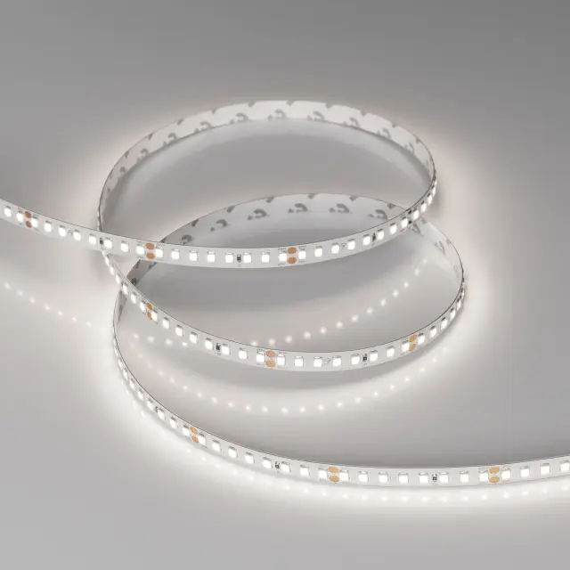 Светодиодная лента RT-A160-8mm 24V Day5000 (12 W/m, IP20, 2835, 5m), ракурс 2