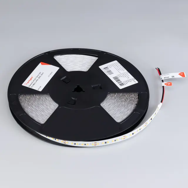 Светодиодная лента IC-A120-12mm 24V Day4000 (9.6 W/m, IP20, 2835, 20m), ракурс 3