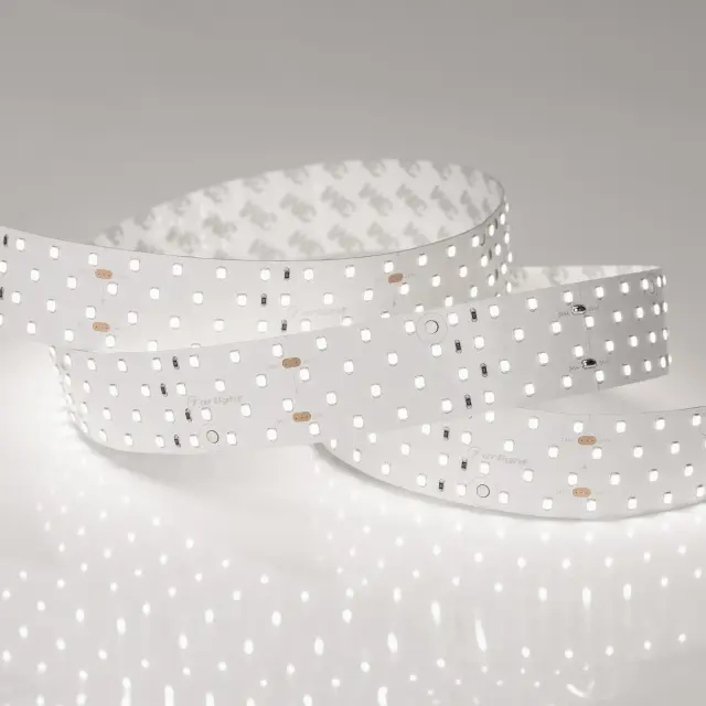Светодиодная лента RT 2-2500 24V Day5000 4x2 (2835, 700 LED, CRI98)