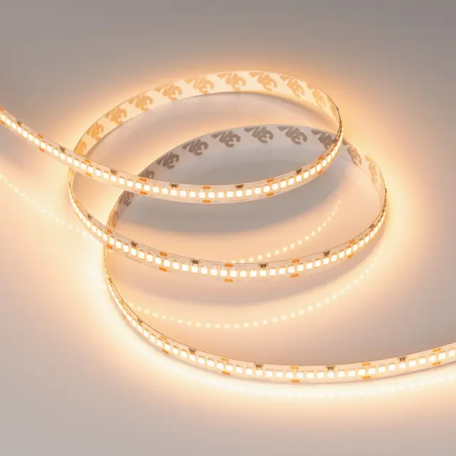 Светодиодная лента RT-A252-10mm 24V Warm2400 (11 W/m, IP20, 2835, 5m), ракурс 2