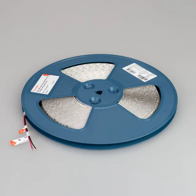 Светодиодная лента RT-A120-10mm 48V Warm3000 (9.6 W/m, IP20, 2835, 30m), ракурс 3