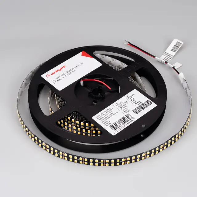 Светодиодная лента RT-5000-2835-320 24V Warm2700 (BLACK 15mm, 24W/m, IP20), ракурс 2