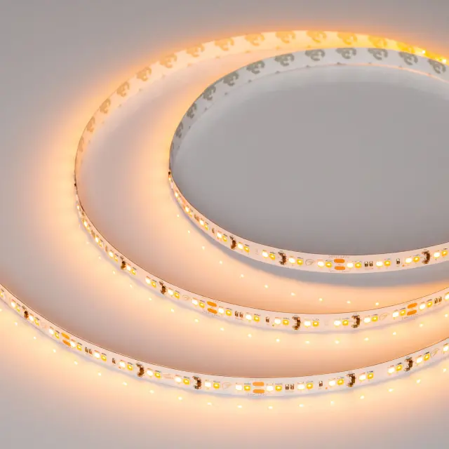 Светодиодная лента RT-A168-10mm 24V Dim-To-Warm (14.4 W/m, IP20, 2835, 5m), ракурс 2