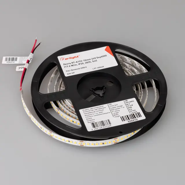 Светодиодная лента RT-A192-10mm 24V Day4000 (17.6 W/m, IP20, 5m), ракурс 2